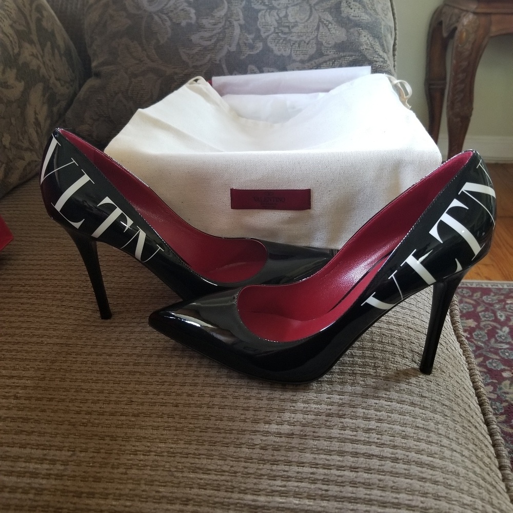 Valentino pumps
